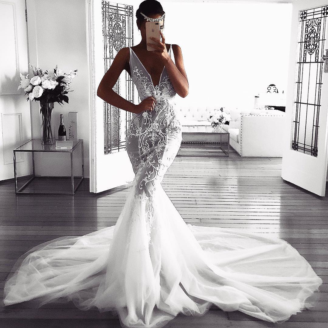 Glamorous Mermaid Deep v-Neck Wedding Dresses | Sleeveless Tulle Appliques Bridal Gowns