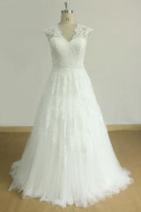 Glamorous Sleeveless Appliques Tulle Wedding Dress | A-line Lace Straps Bridal Gowns