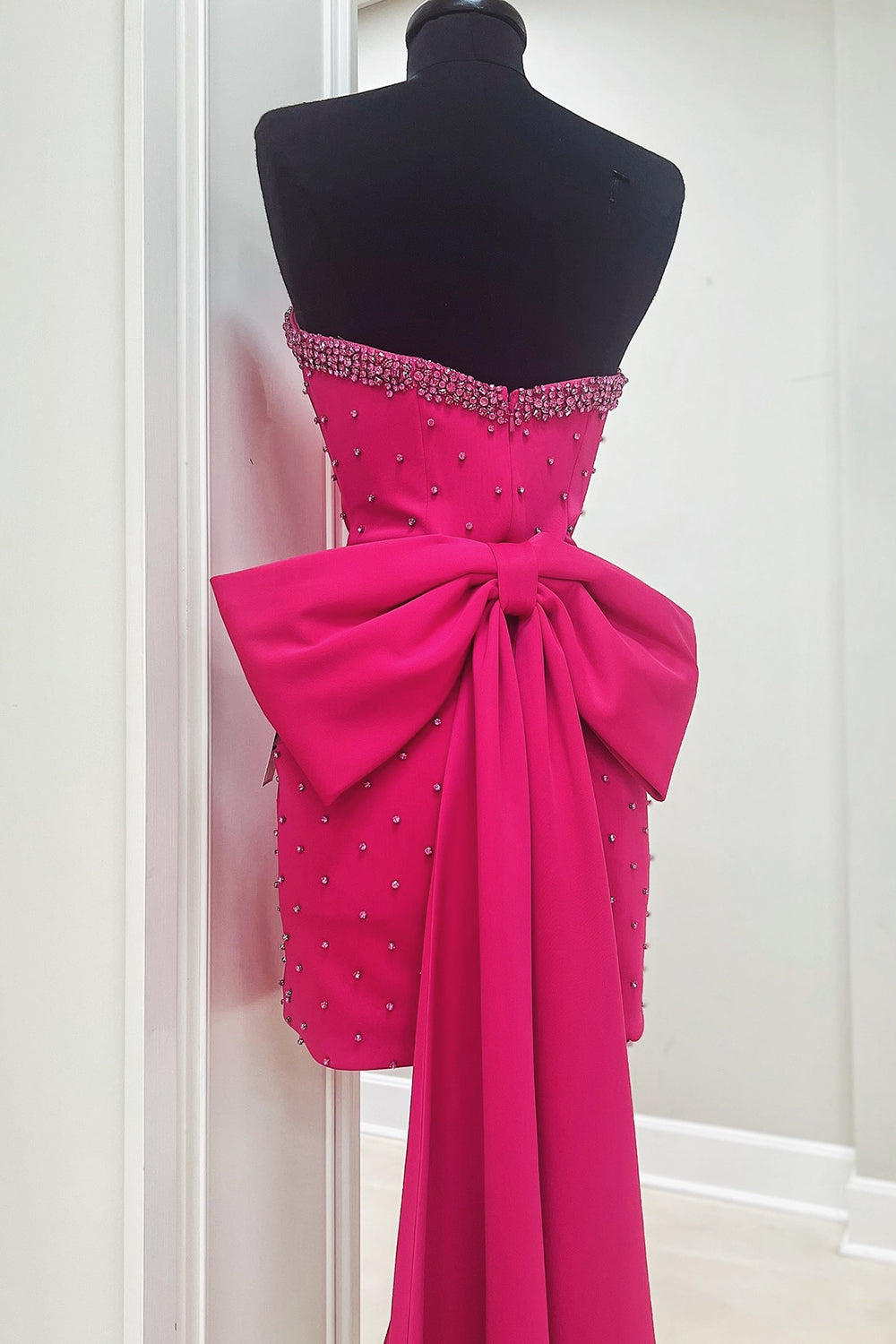 Glitter Fuchsia Homecoming Dresses Beaded Strapless Bodycon Short Cocktail Dresses With Bow