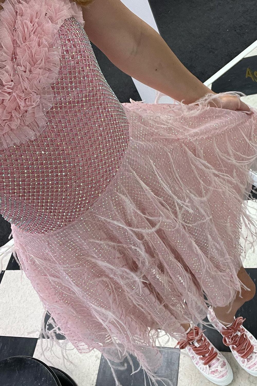 Glitter Pink Homecoming Dresses A-Line Strapless Short Cocktail Dresses with Feathers