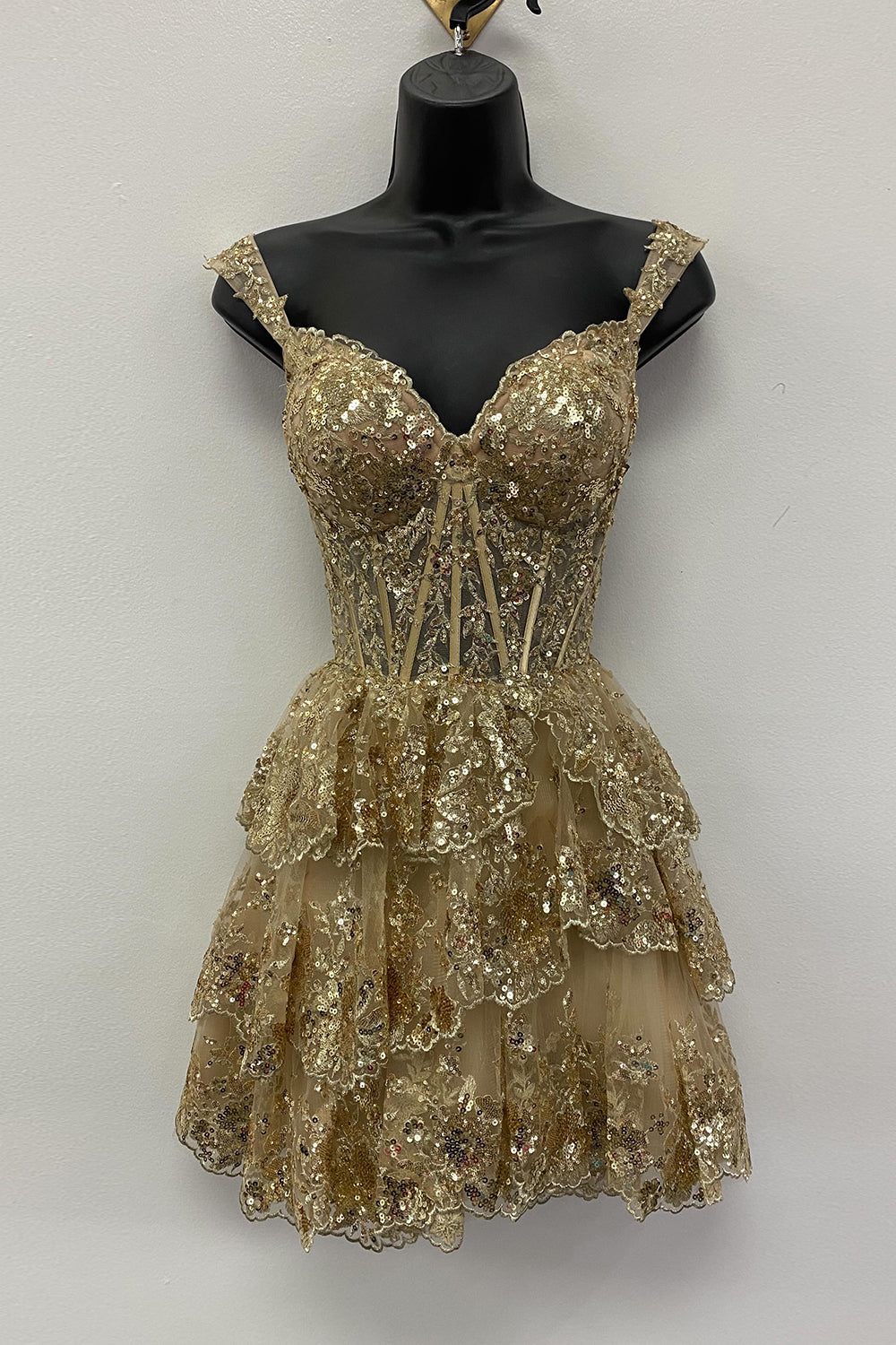 Golden Homecoming Dresses A-Line Tiered Lace Short Cocktail Dresses