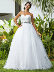 Gorgeous Ball Gown Wedding Dress Sweetheart Tulle Sleeveless Bridal Gowns Open Back On Sale