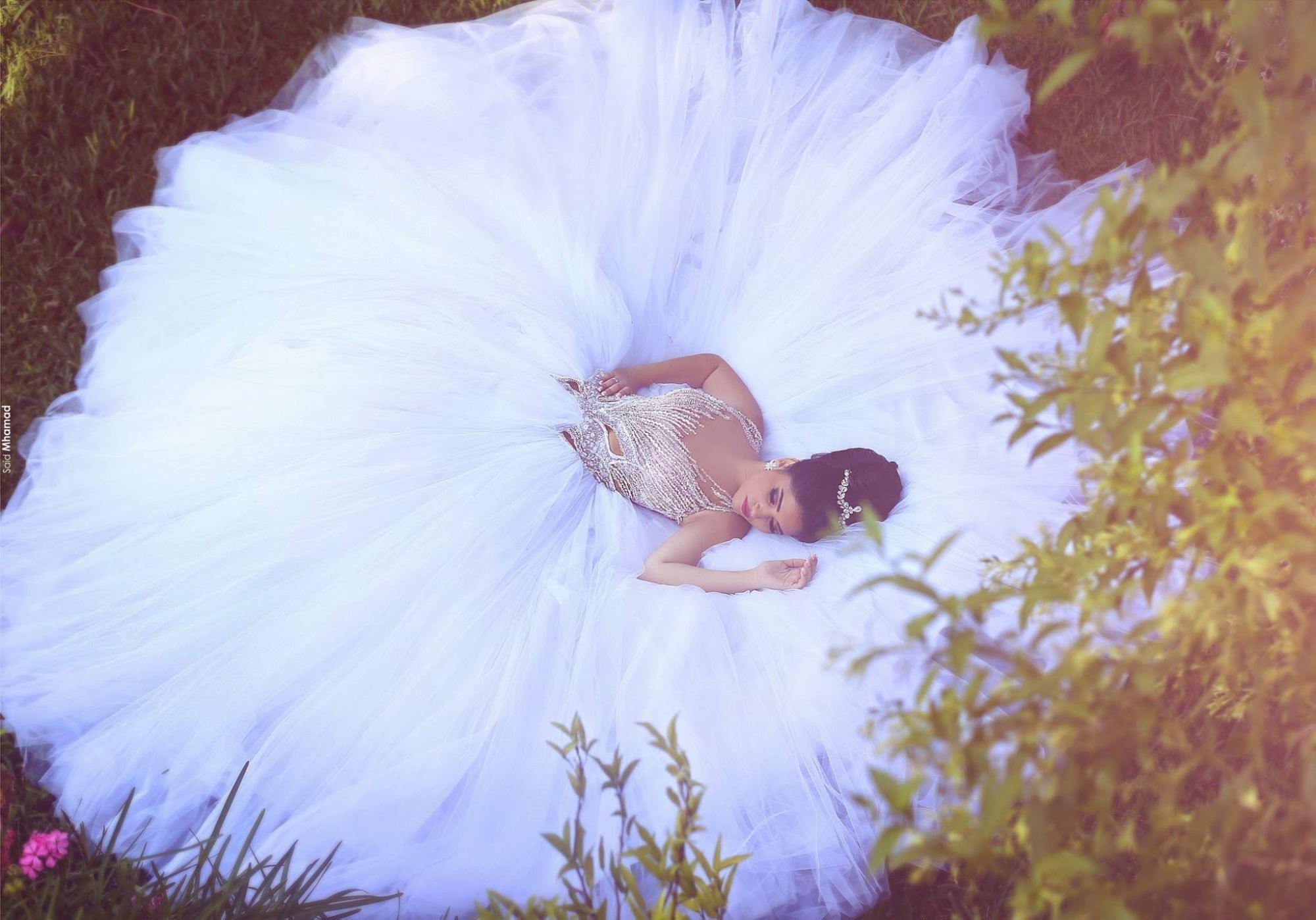 Gorgeous Beading Ball Gown Bridal Gown New Arrival Sexy Tulle Wedding Dress