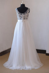 Gorgeous Jewel Appliques Sleeveless Wedding Dress | Tulle Ruffles White Bridal Gowns
