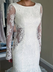 Gorgeous Lace Mermaid Backless Sweep Train Long Sleeve Wedding Dresses