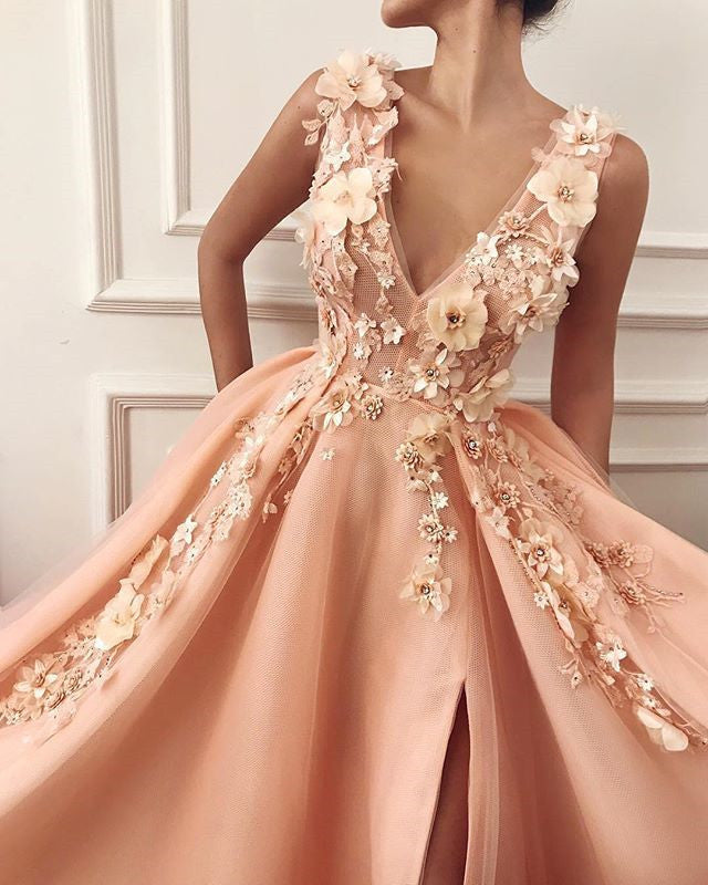 Gorgeous Straps Sleeveless A-Line Prom Dress | Flower Appliques V-Neck Prom Gown