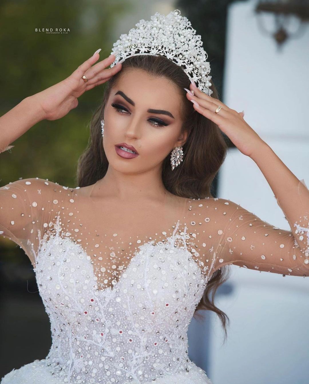 Gorgeous Sweeteart half Sleeves Beads Ball Gown Wedding Dress