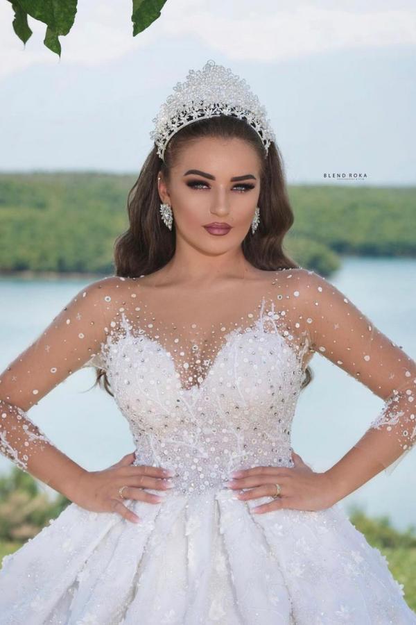 Gorgeous Sweeteart half Sleeves Beads Ball Gown Wedding Dress