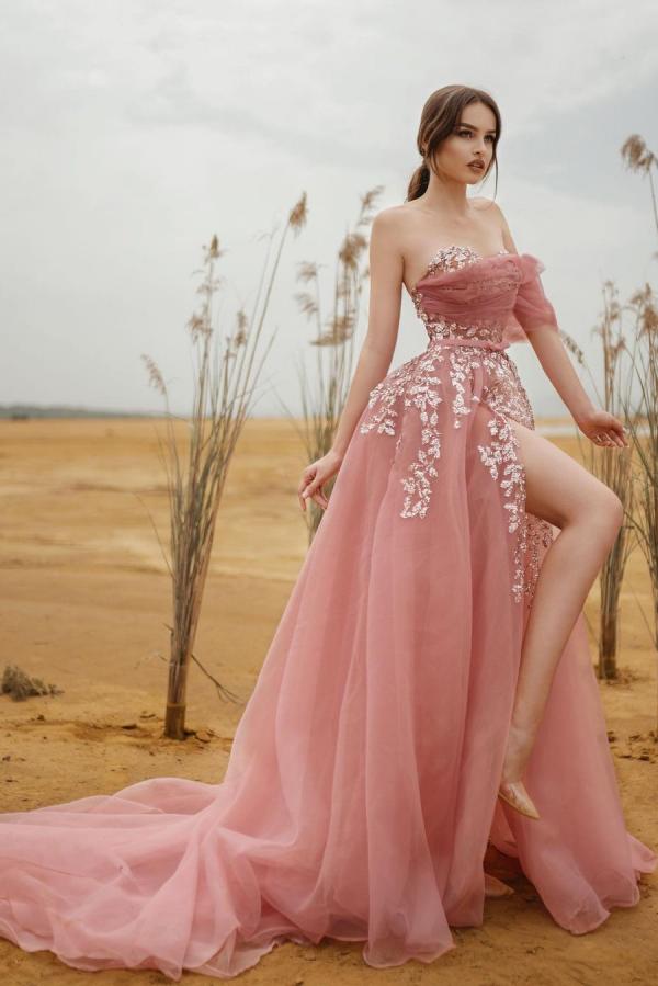 Gorgeous Sweetehart Sequins Appliques Prom Dress Long With Slit