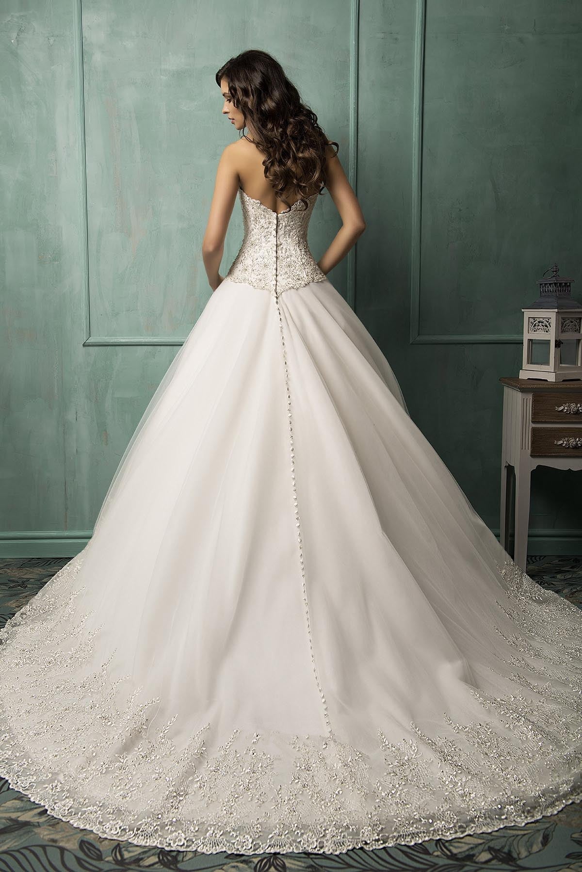 Gorgeous Sweetheart Lace Wedding Dress A-line Court Train Bridal Gown