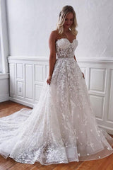 Gorgeous Sweetheart Sleeveless Wedding Dress with Tulle Floral Appliques