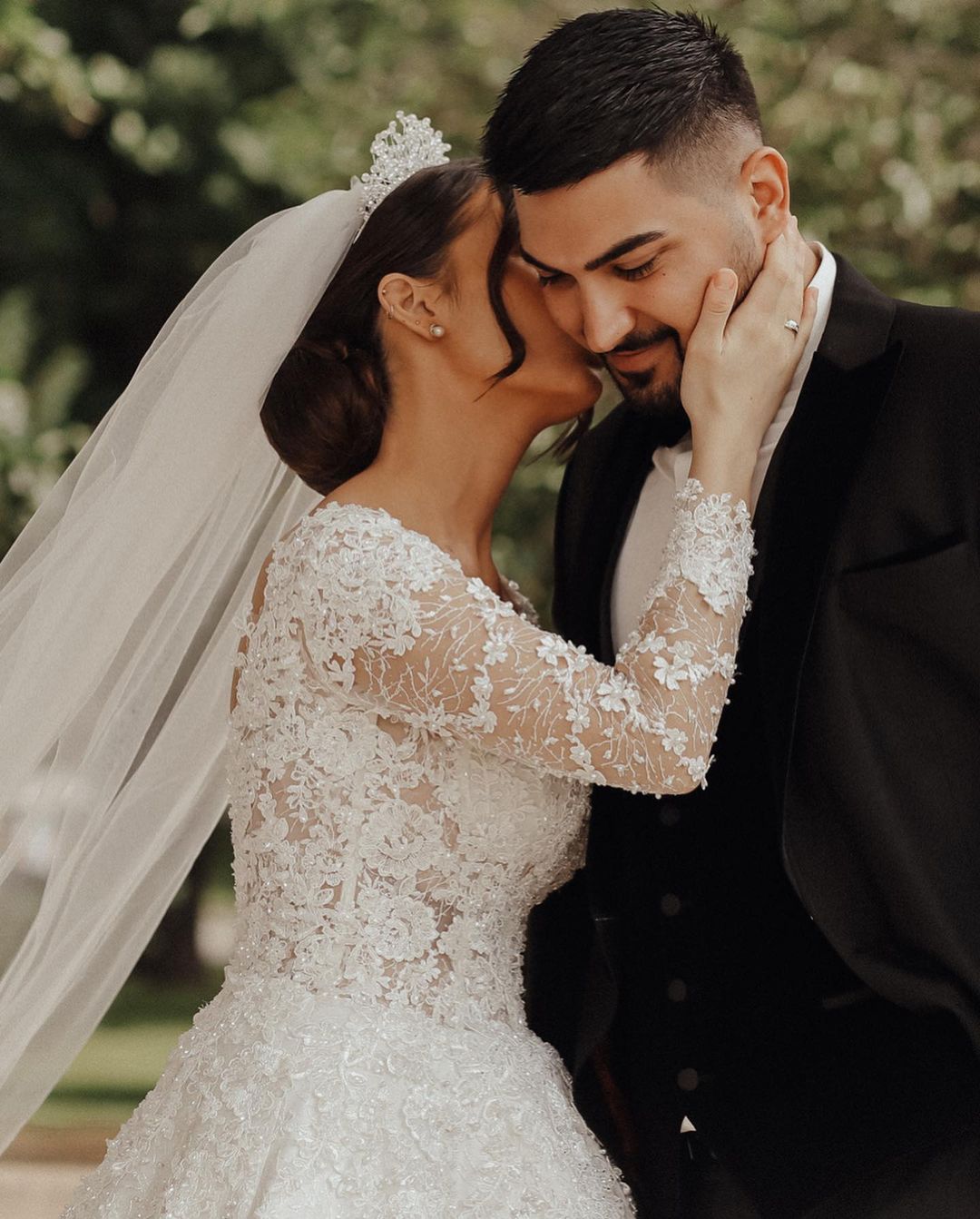 Gorgeous White Aline Ball Gown Long Sleeves 3D Floral Lace Crew Neck Wedding Dress