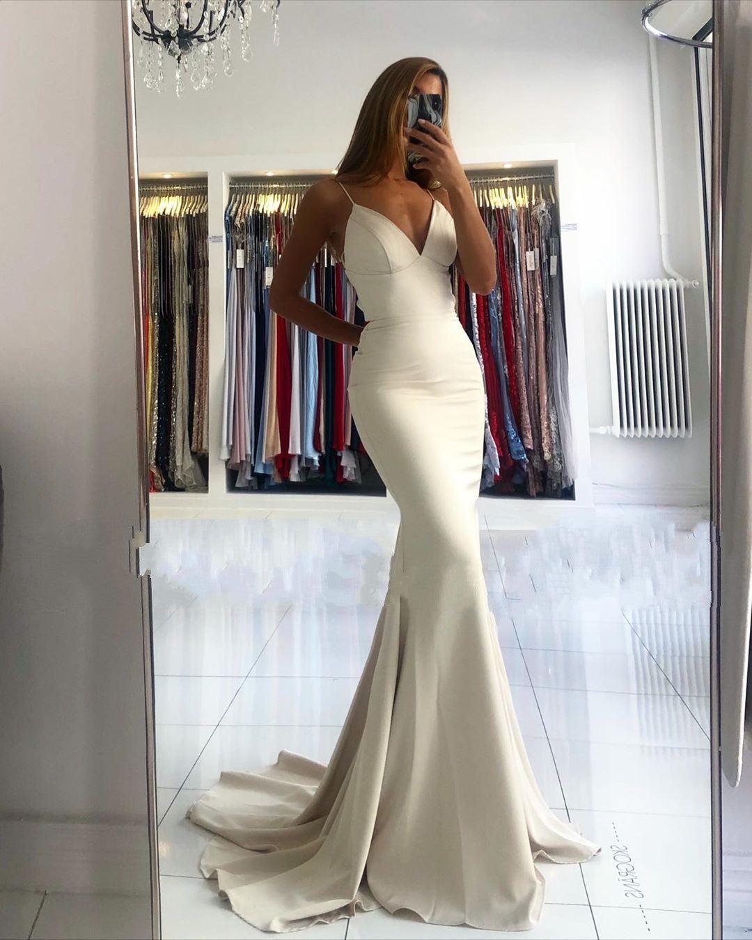 Gorgeous White Satin Sleevelesss V Neck Mermaid Prom Dresses With Ruffles