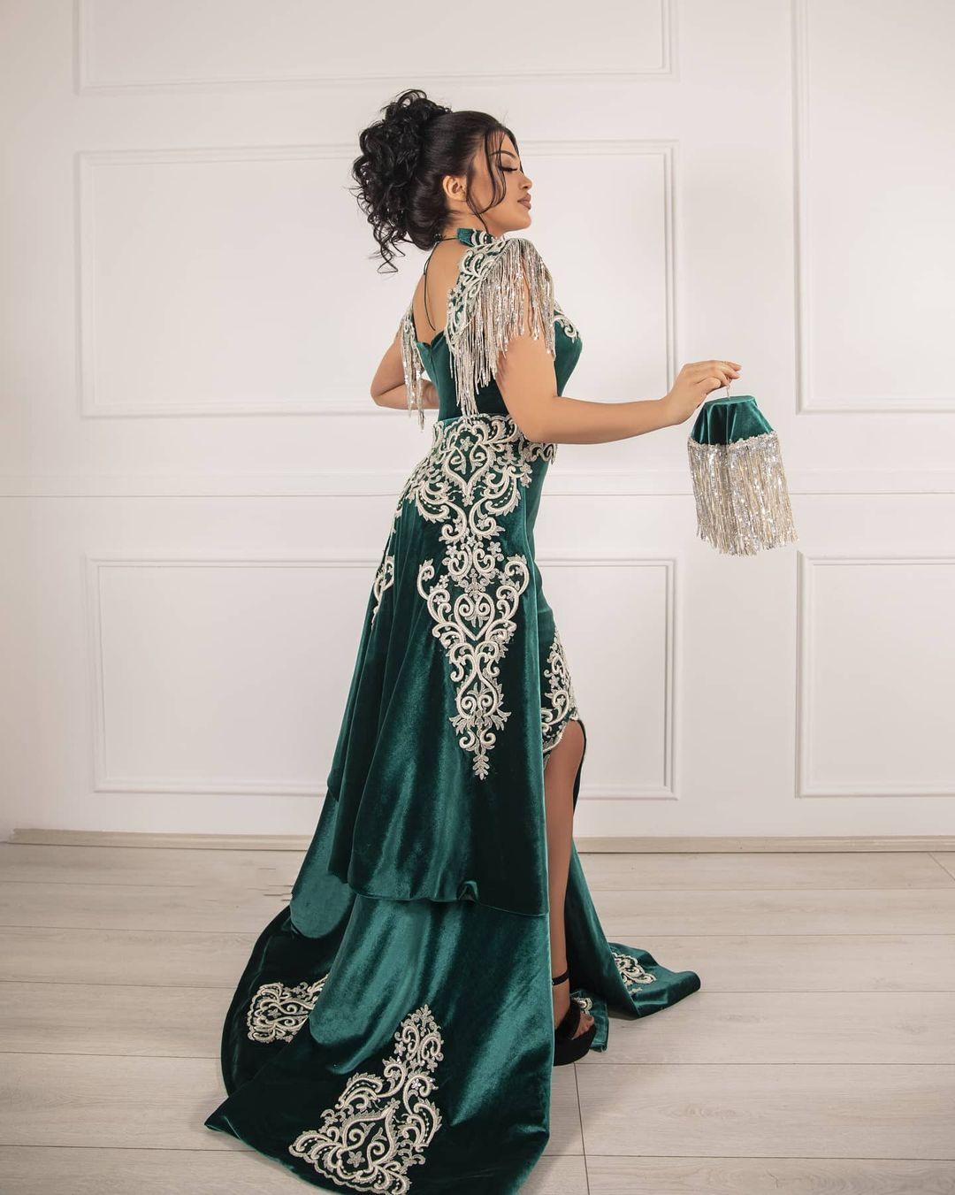 Green Velvet Christmas Party Dress Lace Appliques Slit Formal Dress With Detachable Train