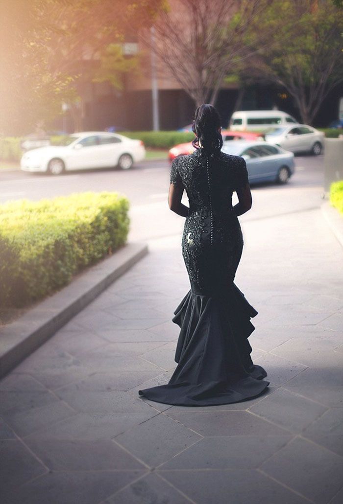Hi-lo Puffy Mermaid Black Long-Sleeves Lace Appliques Deep-V-Neck Prom Dresses