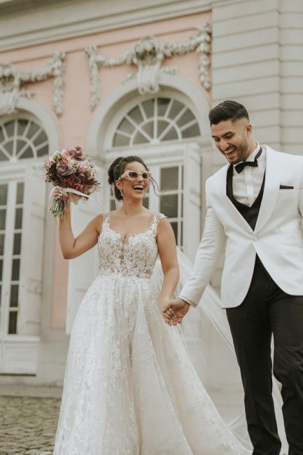 Ivory Sleeveless Straps A-Line Bridal Gowns with Chapel Train