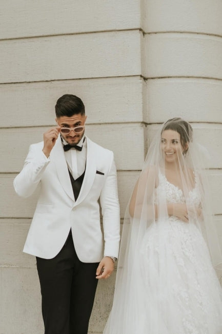 Ivory Sleeveless Straps A-Line Bridal Gowns with Chapel Train