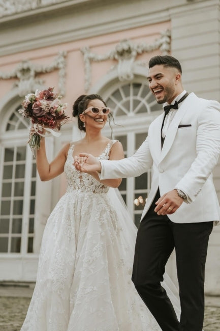 Ivory Sleeveless Straps A-Line Bridal Gowns with Chapel Train