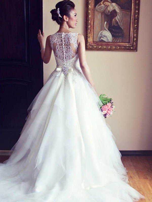Latest Crystal White Tulle Wedding Dress with Beadings Court Train Lace Formal Bridal Gown