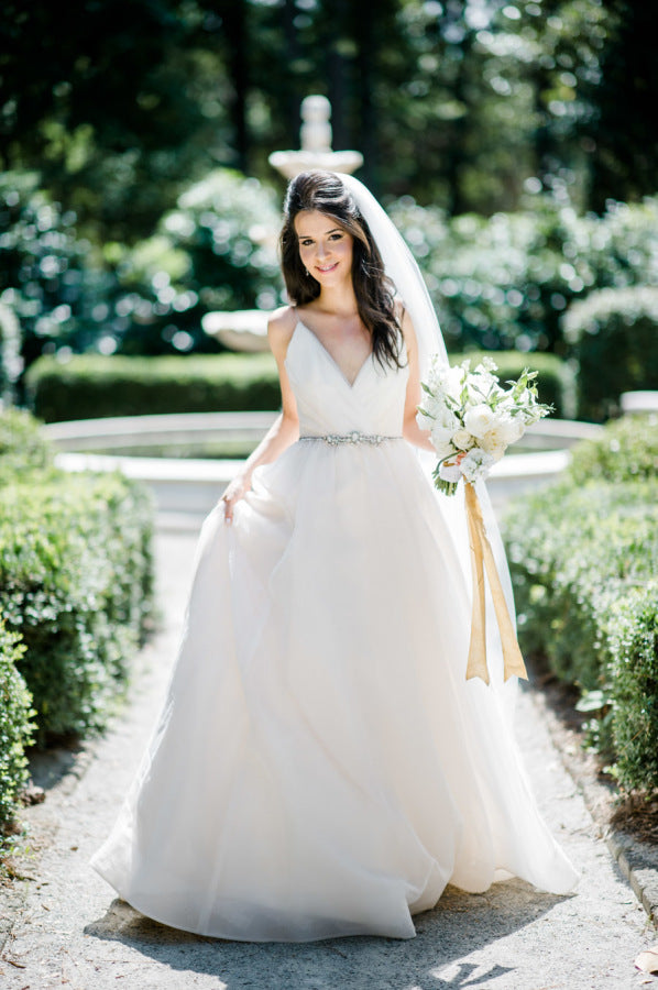 Latest V-Neck Chiffon Long Wedding Dress A-Line Elegant Spaghetti Strap Bridal Gowns