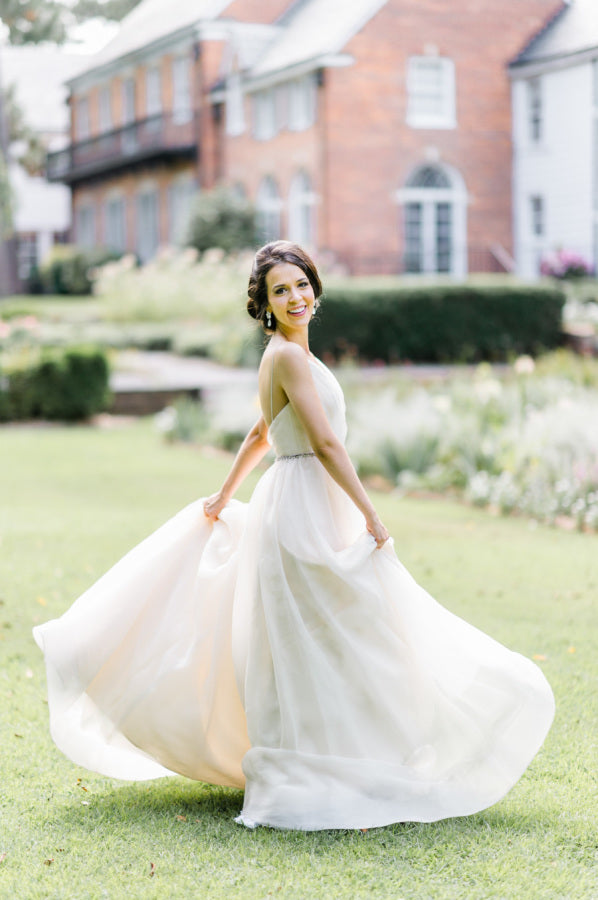 Latest V-Neck Chiffon Long Wedding Dress A-Line Elegant Spaghetti Strap Bridal Gowns
