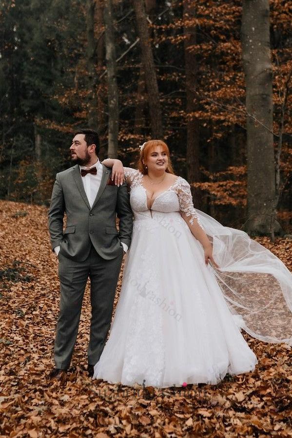 Long Sleeve Plus Size Wedding Dress V Neck A Line Bridal Gown with Lace