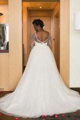Long Sleeve Sheer Tulle Wedding Dresses Lace Open Back Overskirt Bridal Gowns