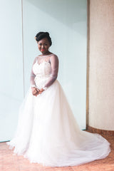 Long Sleeve Sheer Tulle Wedding Dresses Lace Open Back Overskirt Bridal Gowns