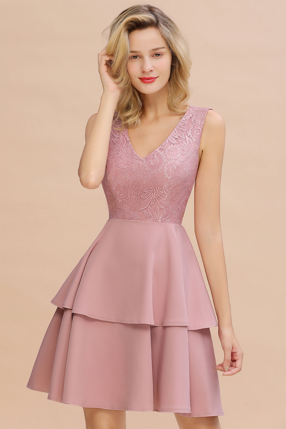 Lovely Sleeveless Lace Short Cocktail Dresses Mini Party Gowns With Two Layers
