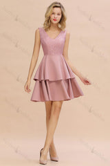 Lovely Sleeveless Lace Short Cocktail Dresses Mini Party Gowns With Two Layers