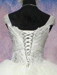 Luxurious Crystal Ball Gown Princess Dress with Beadings Tulle Bowknot Lace-Up Wedding Gown