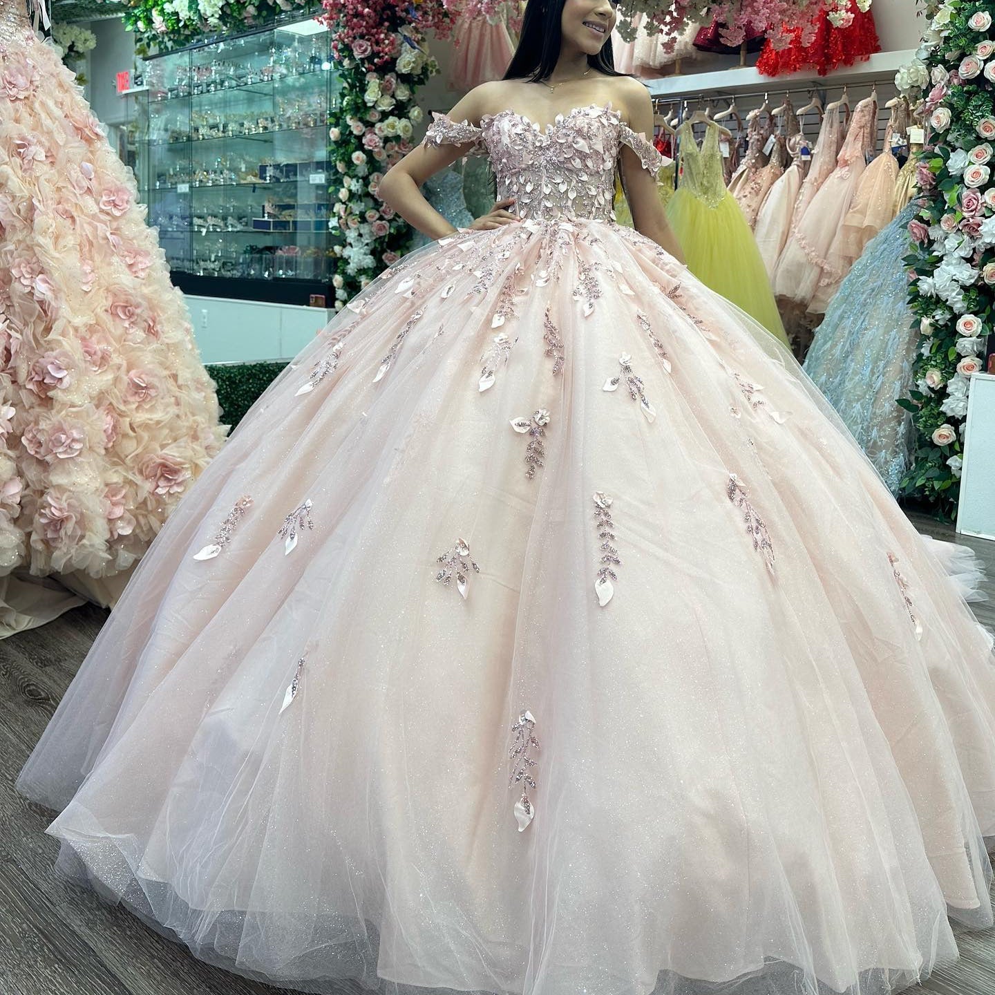 Luxuru & Glamorou Ball Gown Off Shoulder Lace Appliques Lace Up Pink Tulle Princess Evening Gown Quinceanera Dress For Sweet 16 Gowns