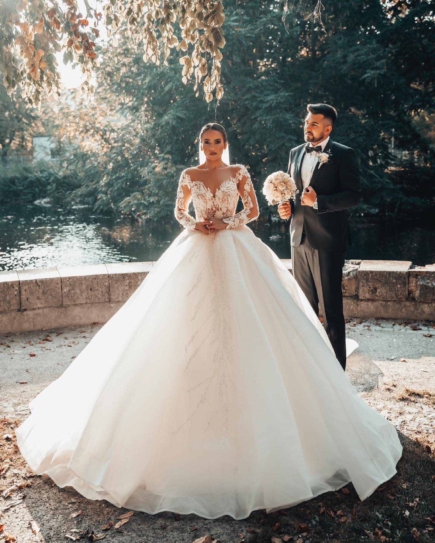 Luxury A-Line Appliques Lace Wedding Dresses with Sleeves | Suzhoufashion Luxury A-Line Appliques Lace Wedding Dresses with Sleeves | Suzhoufashion