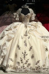 Luxury Ball Gown Sweeetheart Neck Lace Appliques Tiered Ruffle Light Champagne Tulle Quinceanera Dress Graduation Party Gown For Sweet 16