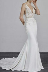 Mermaid Wedding Dress V-neck Satin Spaghetti Strap Bridal Gowns with Court Train