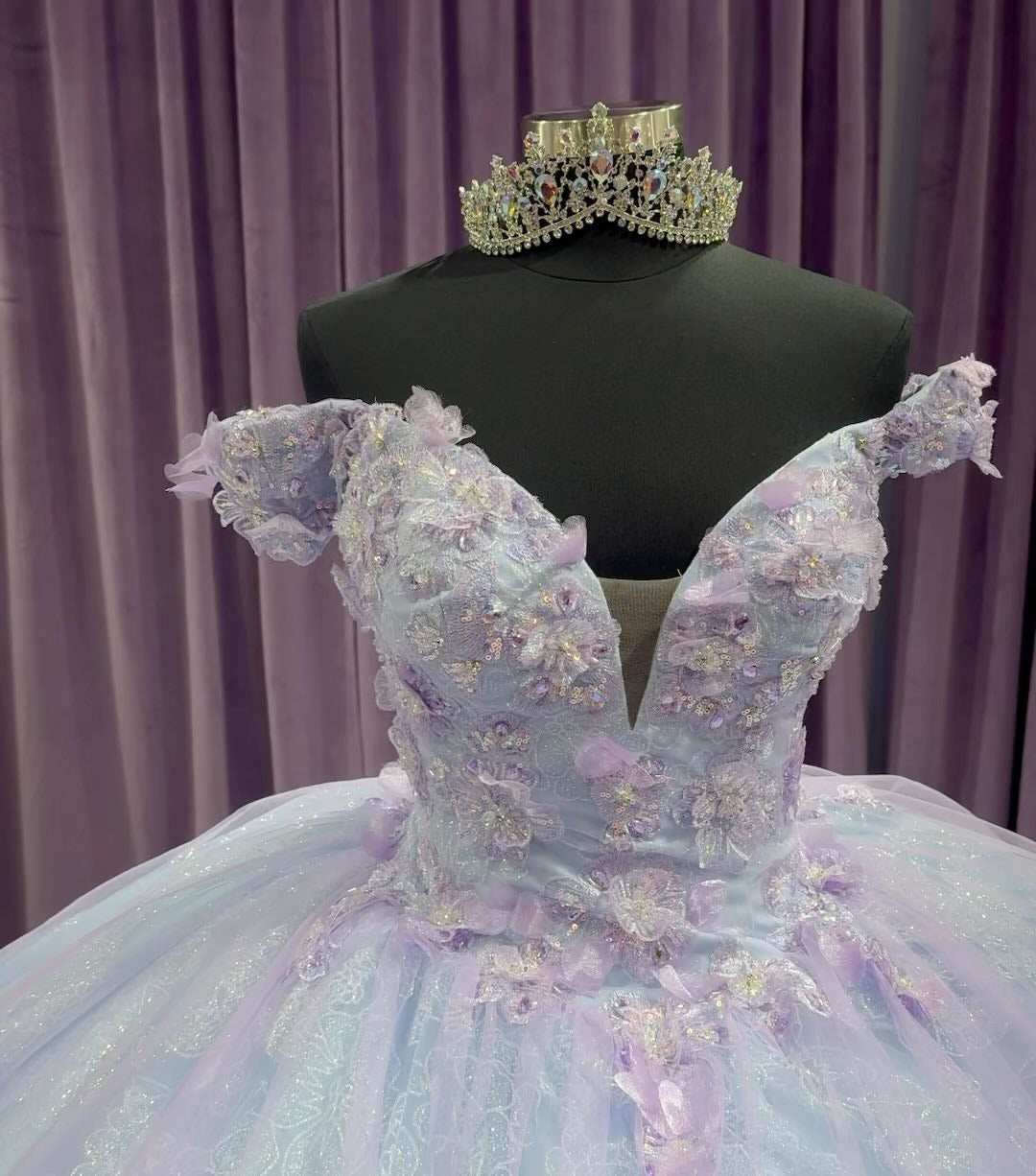 Modern & Chic Ball Gown Off Shoulder V Neck 3D Flower Applique Princess Birthday Evening Party Gown Quinceanera Dress For Sweet 16
