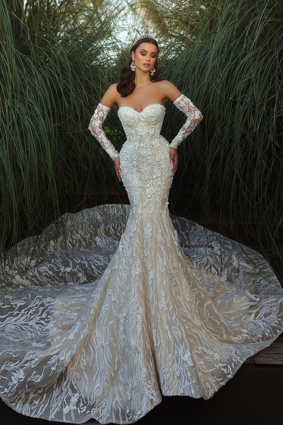 Modern Sweetheart Sleeveless Mermaid Lace Bridal Dress with Cathedral Train