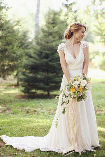 New Arrival Deep V-Neck Chiffon Bridal Gown A-Line Short Sleeve Ruffles Flower Wedding Dress
