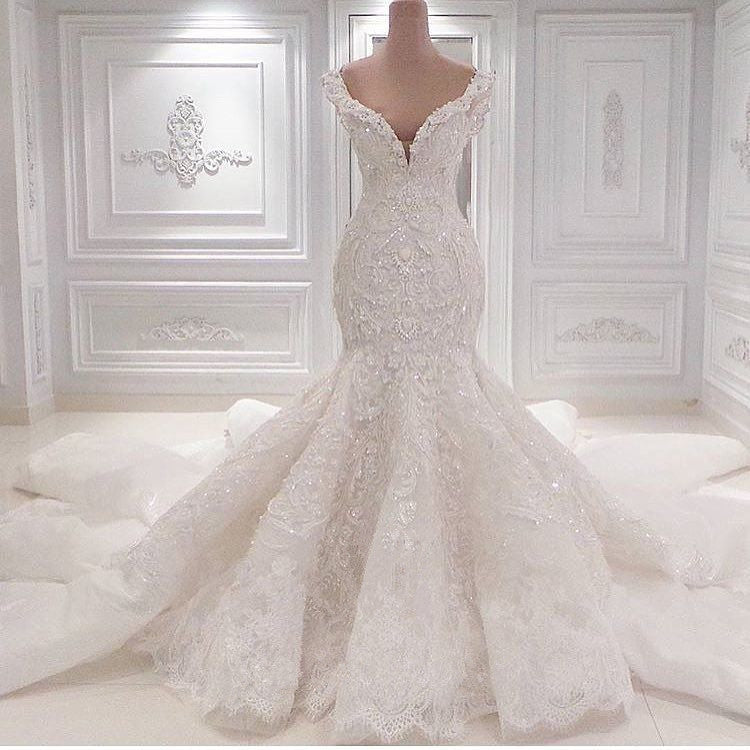 New Arrival Mermaid Sleeveless Wedding Dresses Online | Elegant V-Neck Lace Crystal Bridal Gowns