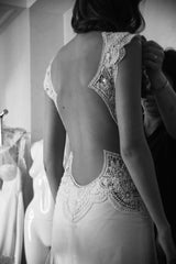 New Arrival Sexy Lace Bridal Gowns Open Back Sleeveless Summer Beach Wedding Dresses