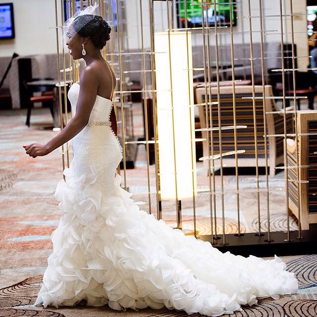 New Arrival Sweetheart Crystal Wedding Dress Mermaid Organza Court Train Bridal Gown