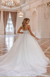 Noble Spaghetti-Straps Sleeveless Ball Gown Lace Bridal Dress