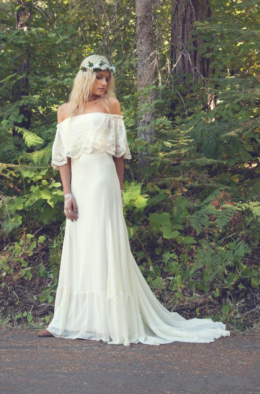 Off The Shoulder Bohemian Beach Wedding Dresses Lace Summer Beach Wedding Gown BO6883