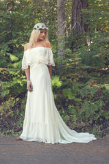 Off The Shoulder Bohemian Beach Wedding Dresses Lace Summer Beach Wedding Gown BO6883