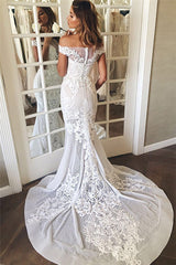 Off The Shoulder Sheer Tulle Bride Dress Lace Appliques Mermaid Buttons Beach Wedding Dress