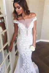 Off The Shoulder Sheer Tulle Bride Dress Lace Appliques Mermaid Buttons Beach Wedding Dress