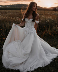 Off-the-Shoulder Sweetheart Floral Lace Beach Wedding Dress Tulle Sweetheart Beach Bridal Dress