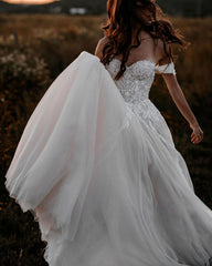 Off-the-Shoulder Sweetheart Floral Lace Beach Wedding Dress Tulle Sweetheart Beach Bridal Dress