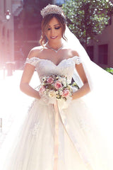 Off-the-shoulder Lace Bridal Ball Gowns Puffy Popular Tulle Appliques Wedding Dresses