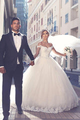 Off-the-shoulder Lace Bridal Ball Gowns Puffy Popular Tulle Appliques Wedding Dresses